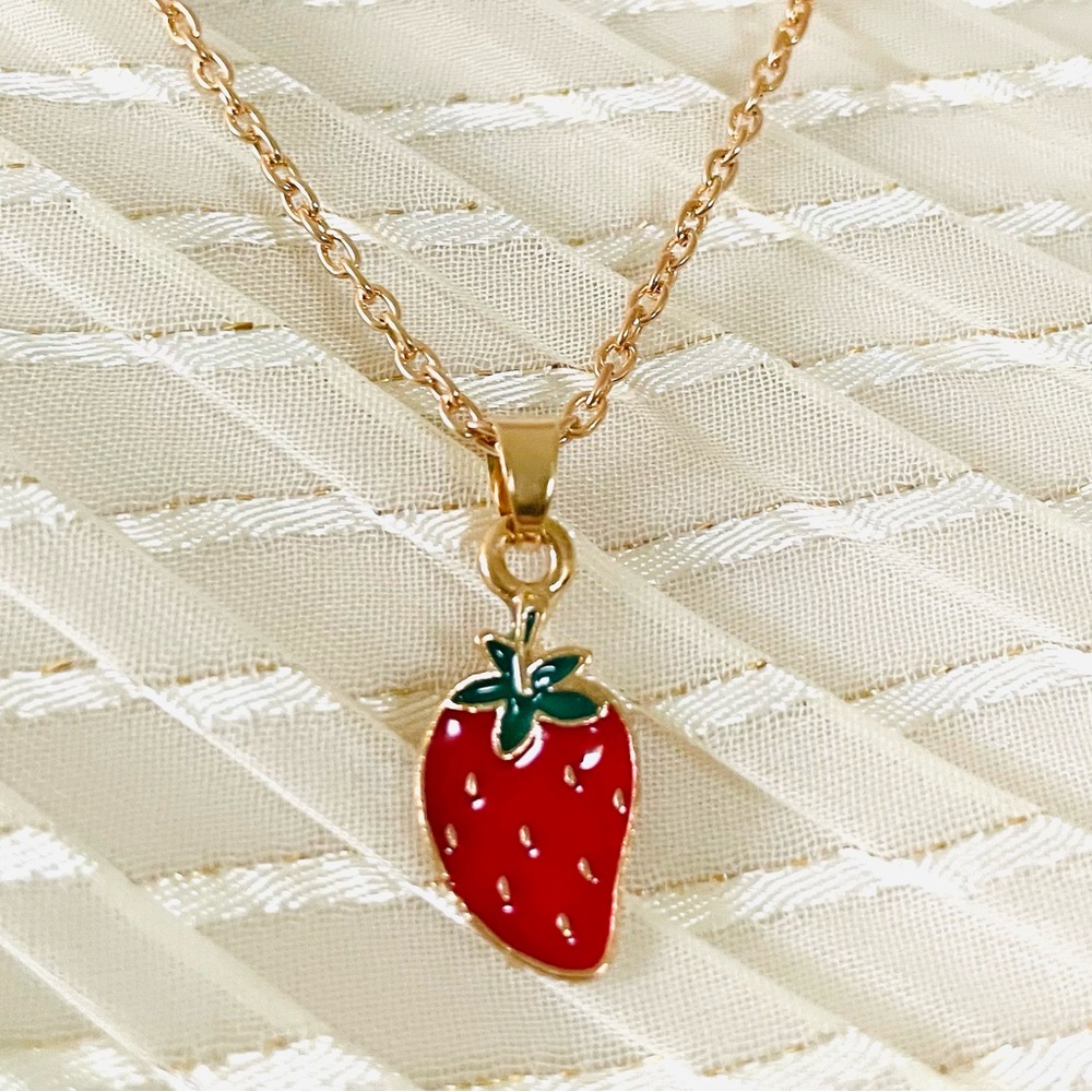 New. Strawberry necklace